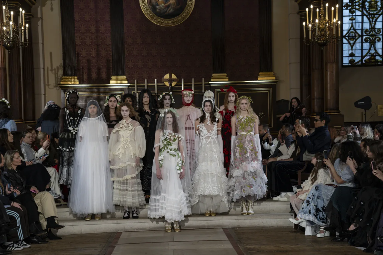 SONBAHAR İÇİN STİL SAHİBİ 13 ETEK