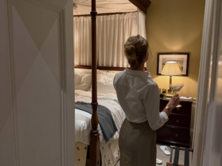 French Clip Tokalar Geri Döndü: 90’lardan Günümüze IT Girl Saç Trendi