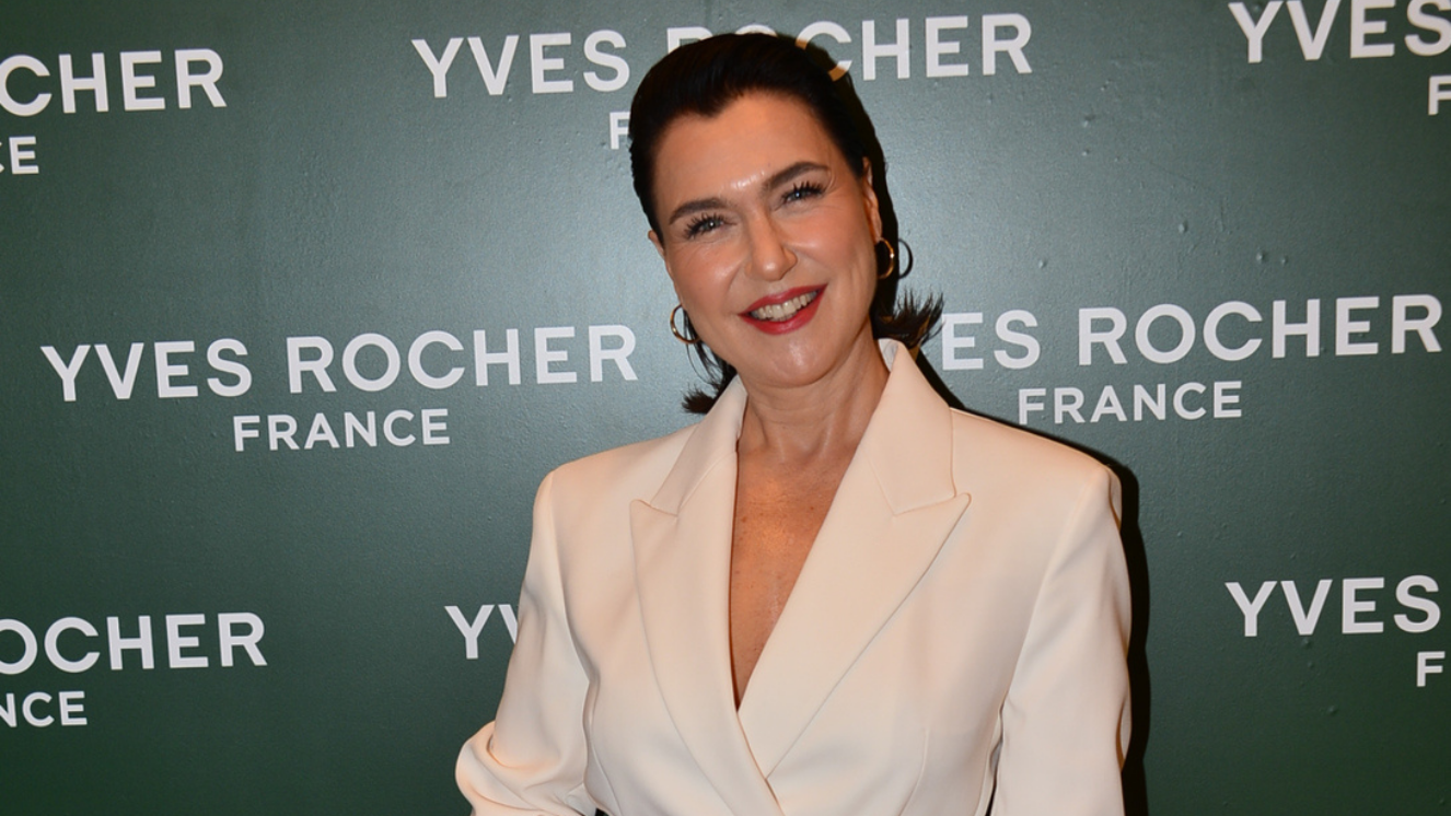 Şevval Sam, Yves Rocher’nin yeni Anti-Age Global serisinin yüzü oldu