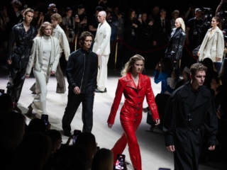 Tasarımcı Emre Erdemoğlu Moskova Moda Haftası’nda dikkatleri üzerine çekti