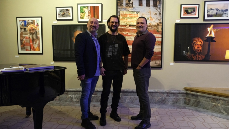 Grand Hyatt İstanbul’da Emre Yetkin (Skunkkie)’nin “Mağarayı Terk Ediş” sergisinin açılışı gerçekleşti