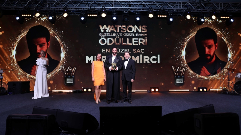 12. Watsons Güzellik Ve Kişisel Bakım Ödülleri’nde güzellik dünyasının en iyilerinin ödüllendirildiği gecede ünlü isimler aynı sahnede buluştu