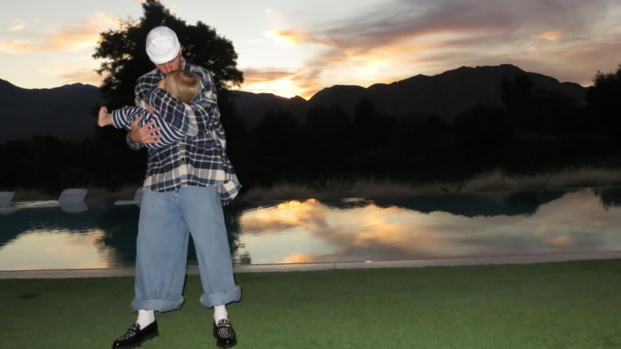 JESSICA ALBA’DAN KUSURSUZ BİR ŞEKİLDE RUJ SÜRME TAKTİKLERİ