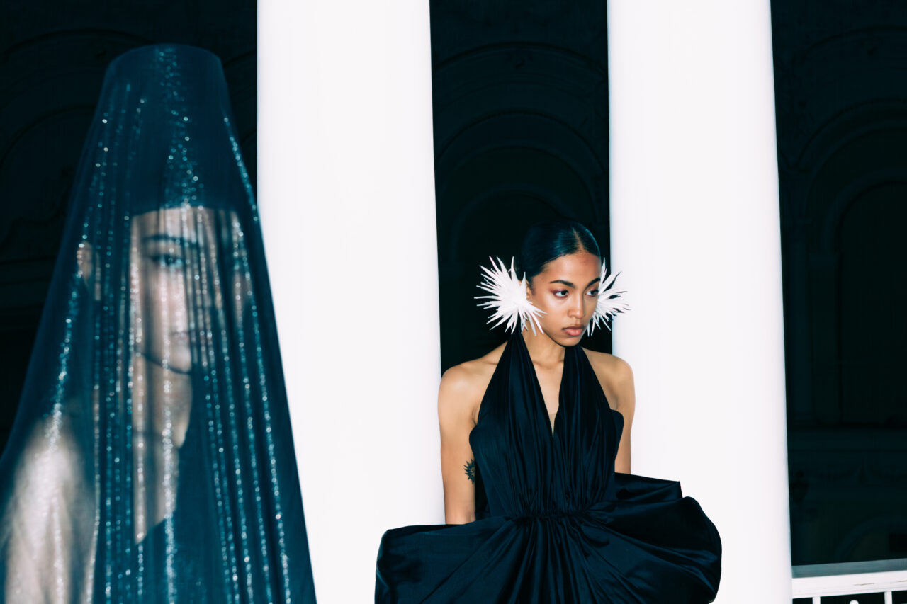PARİS MODA HAFTASI’NDAN EN İYİ SOKAK STİLİ GÖRÜNÜMLERİ
