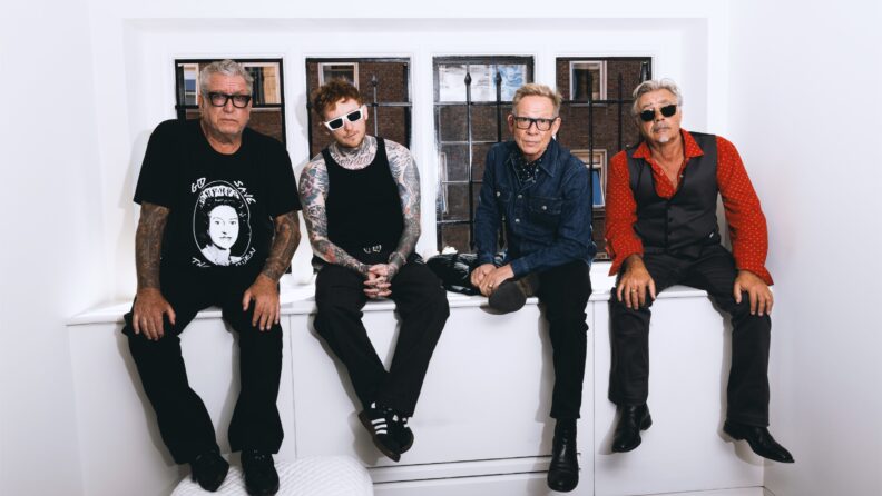 Sex Pistols’tan Steve Jones: ‘Punk sadece bir kelime.’