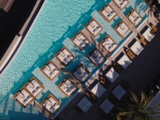 NISHANE'den Cavo Tagoo Mykonos'ta benzersiz bir yaz deneyimi
