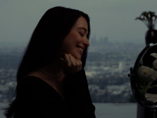 Tiffany & Co., Mikey Madison ile sevginin her halini kutluyor 