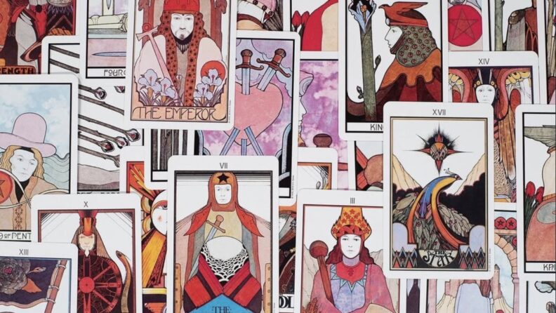 Zihnin ve evrenin aynaları: Modern çağda tarot